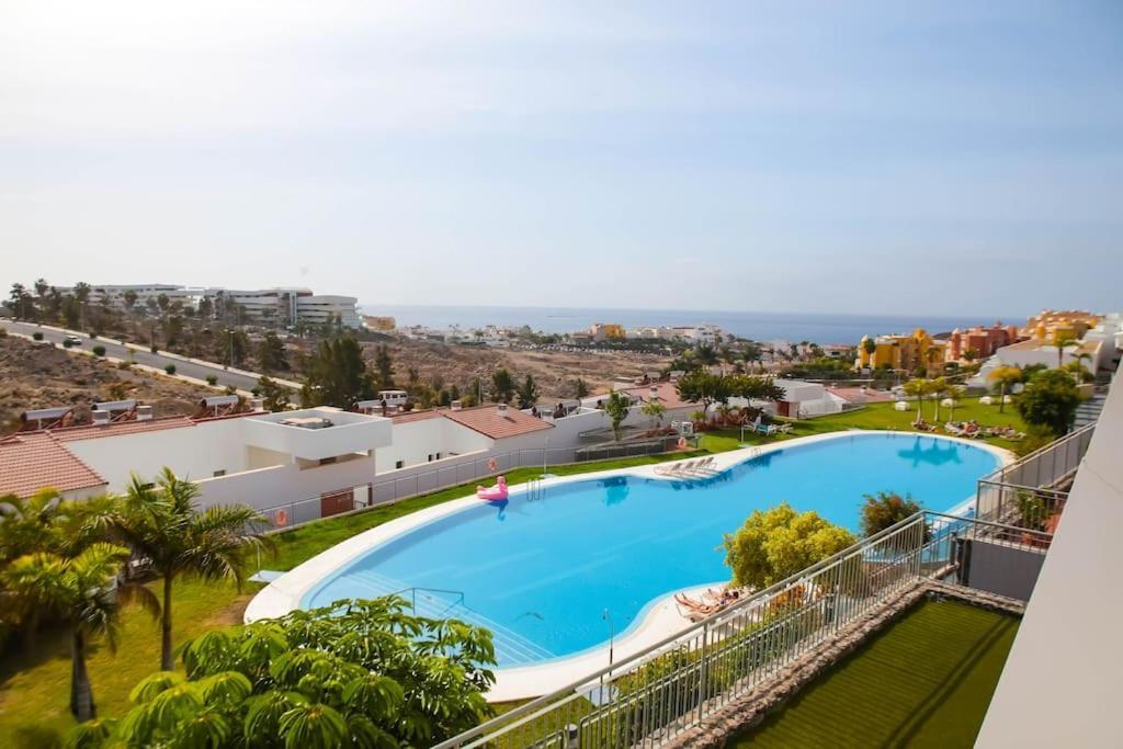 2 Bedrooms Apartment In Magnolia Golf Resort, La Caleta Costa Adeje  Exteriör bild